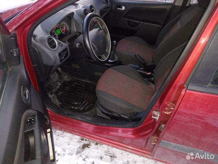 Ford Fiesta 1.4 AMT, 2008, 158 000 км