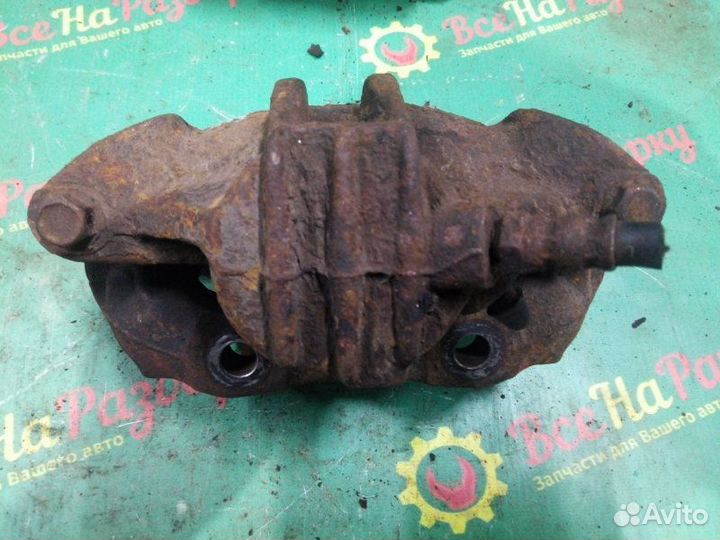 Суппорт передний правый Citroen Berlingo