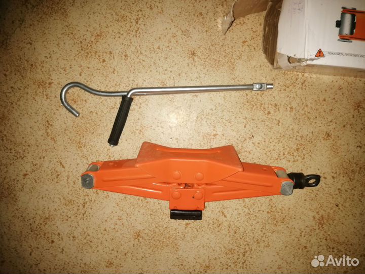 Домкрат ромбический 1 т