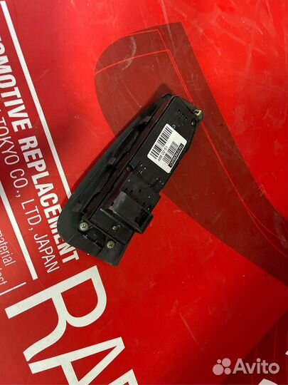 Блок упр-я стеклоподъемниками Toyota Voltz ZZE138 (Переднее Правое)