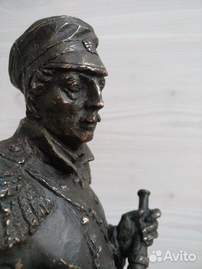 Бронзовая скульптура 