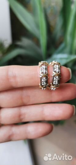 Золотые серьги с бриллиантами