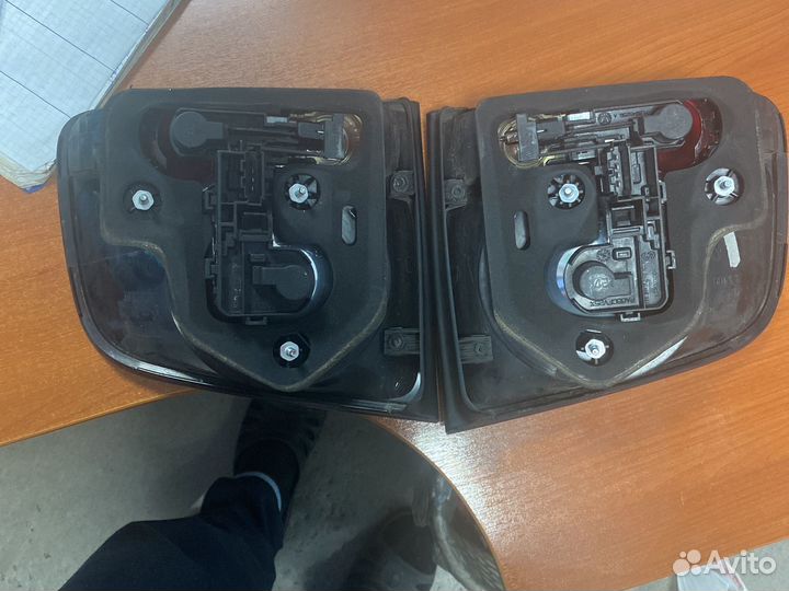 Фанари задние крышки богажника Фольцваген таурег1