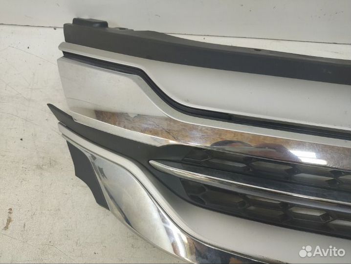 Решетка радиатора Mitsubishi Pajero Sport 2016