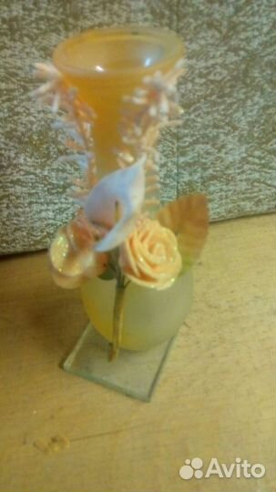 Ваза стеклянная на стеклянной подсиавке