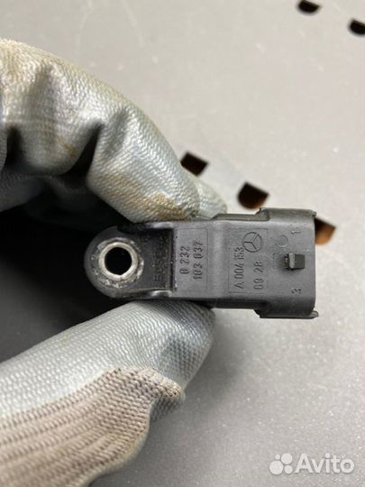 Датчик коленвала Mercedes-Benz C-Class W203