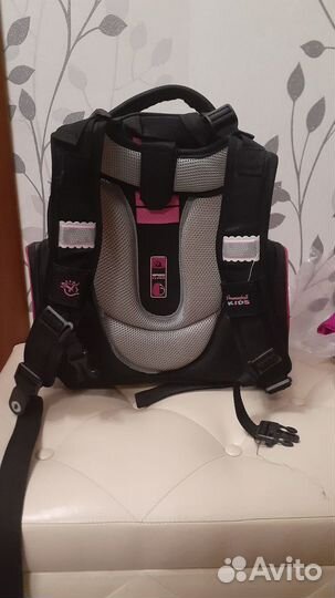 Продаю Рюкзак школьный для девочки, 1-5 классы