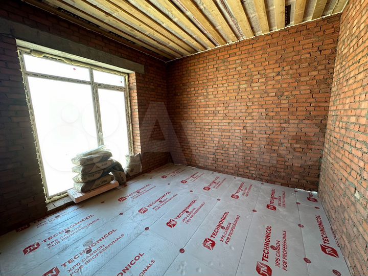 Дом 102 м² на участке 6 сот.