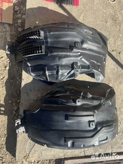 Задняя часть переднего подкрылка