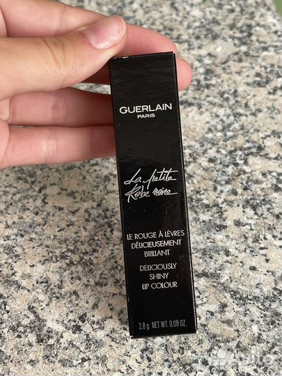 Guerlain помада La petite robe noire