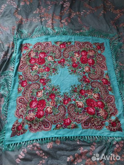 Платок с цветами