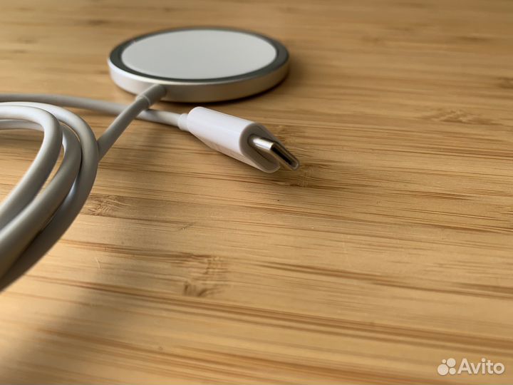 Беспроводная зарядка magsafe