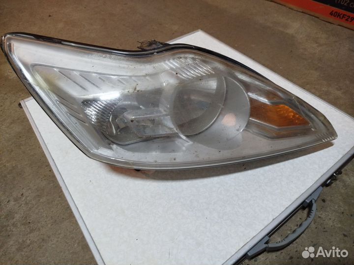 Фара передняя правая