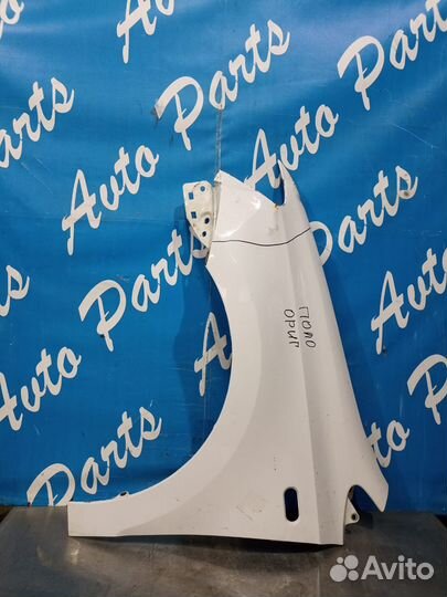 Крыло Фольксваген Поло Седан переднее левое белый