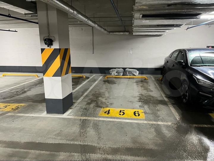 Машиноместо, 13 м²