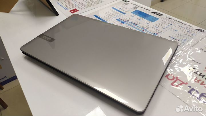 Ноутбук Acer E1-772G