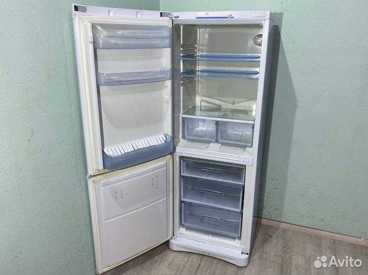 Холодильник Indesit