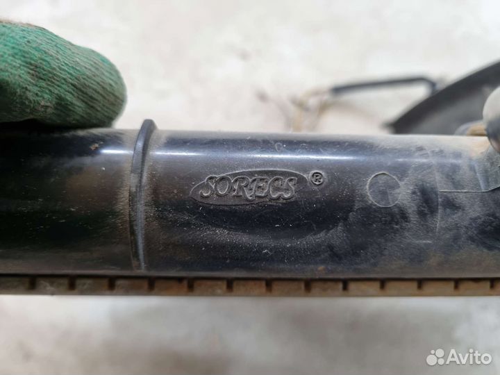 Радиатор охлаждения с вентилятором Kia Rio 1