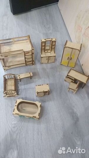 Набор деревянной мебели