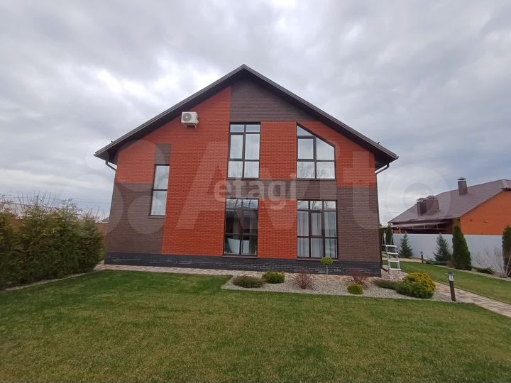 Дом 325,5 м² на участке 15 сот.