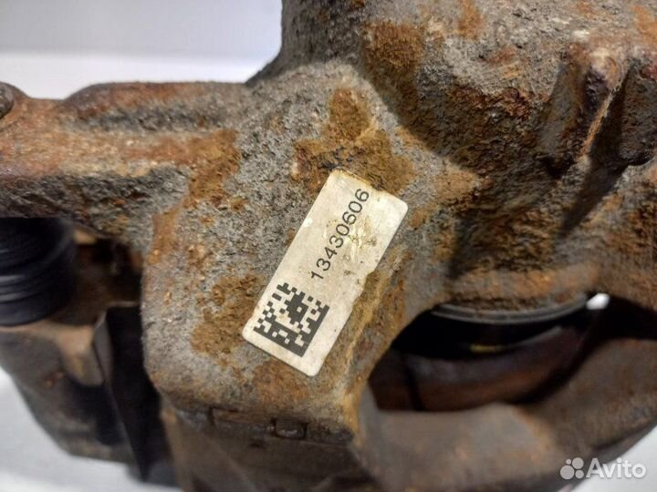 Суппорт передний левый Chevrolet Cruze хэтчбек