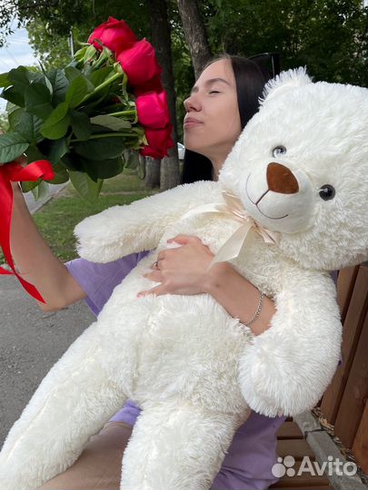 Плюшевый медведь белый