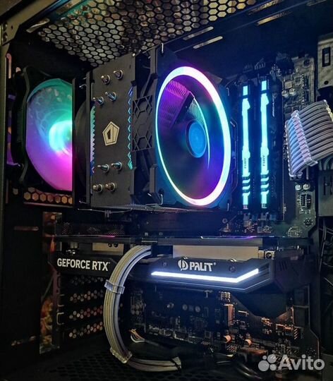 Мощный игровой компьютер с монитором и периферией