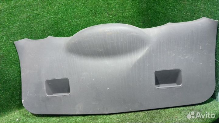 Обшивка двери багажника Ford Focus