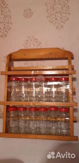 Полка деревянная с емкостями для специй