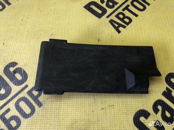 Крышка блока предохранителей VW Passat B6