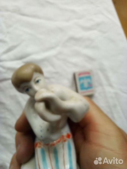 Статуэтка фарфор