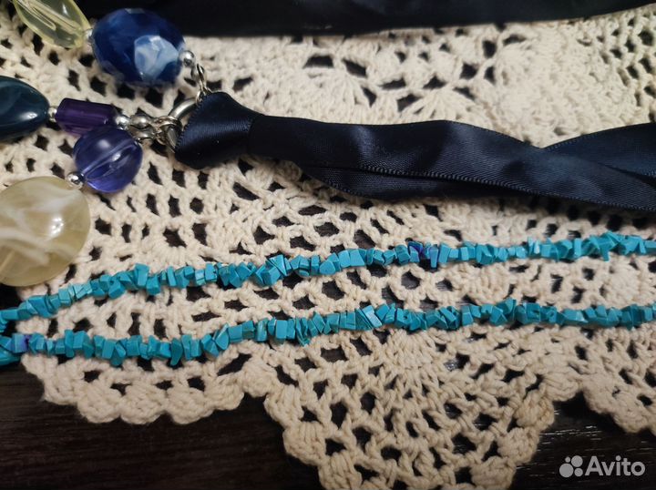 Бусы из натуральных камней и бижутерия