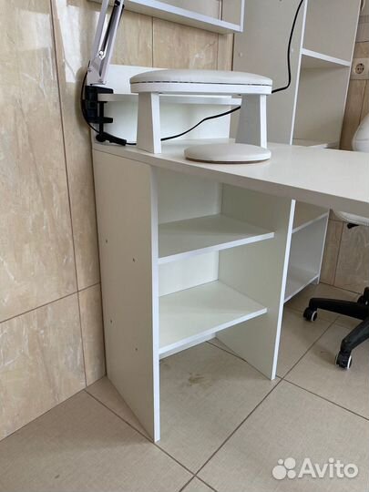 Маникюрный стол бу