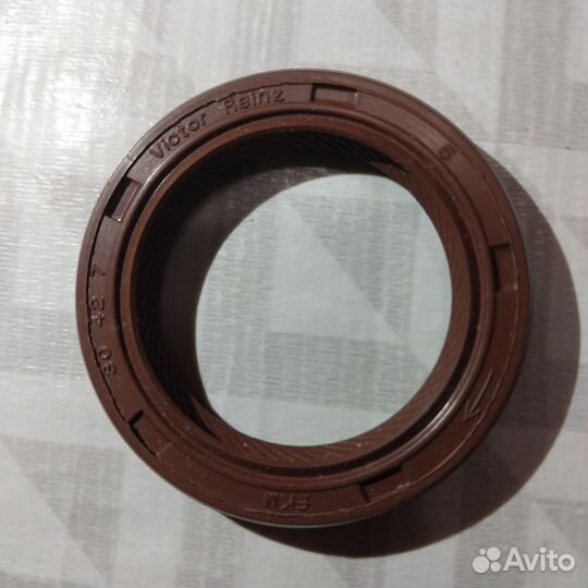 Сальник коленвала