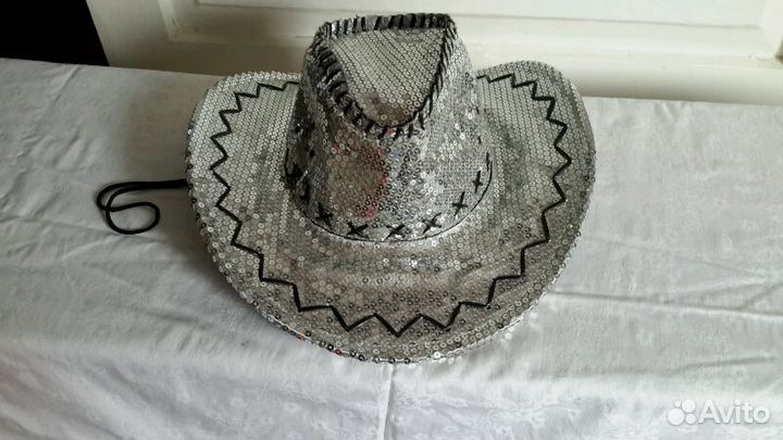 Маскарадная шляпа