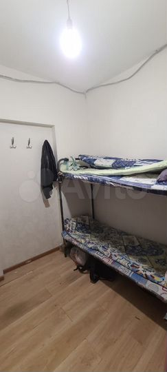 Комната 42 м² в 2-к., 3/5 эт.