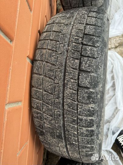 Bridgestone Blizzak Revo GZ 215/60 R17 96S