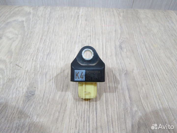 Датчик airbag Toyota Camry 70