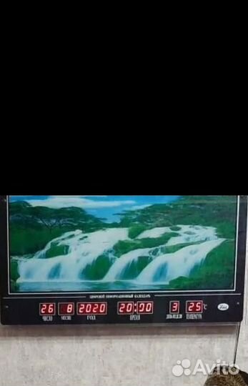 Часы электронные настенные