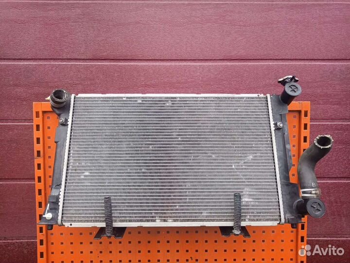 Радиатор Toyota Corolla verso