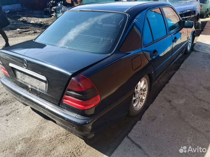 В разборе Mercedes w202 2.4 m112e24