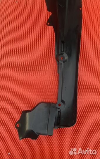 Подкрылок пер прав дефектный Renault Laguna 2