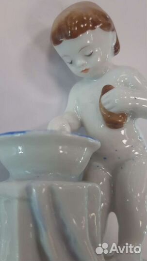 Статуэтка фарфор