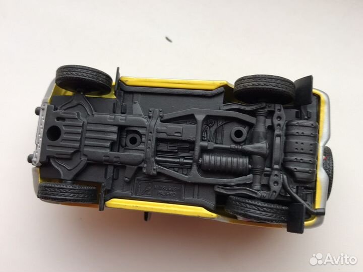 Модель автомобиля Мицубиси 1:43