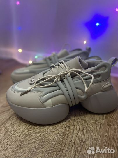 Кроссовки женские 38 размер новые