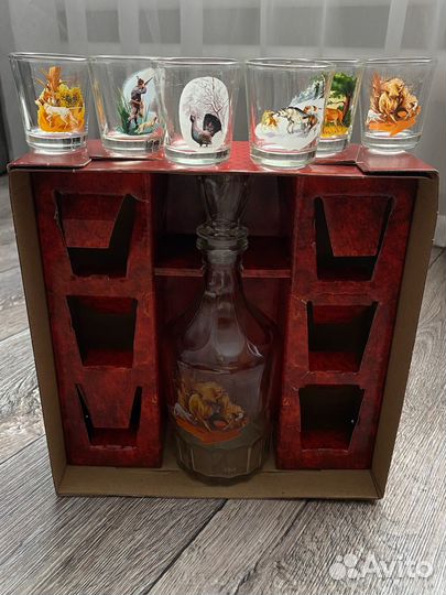 Графин и рюмки