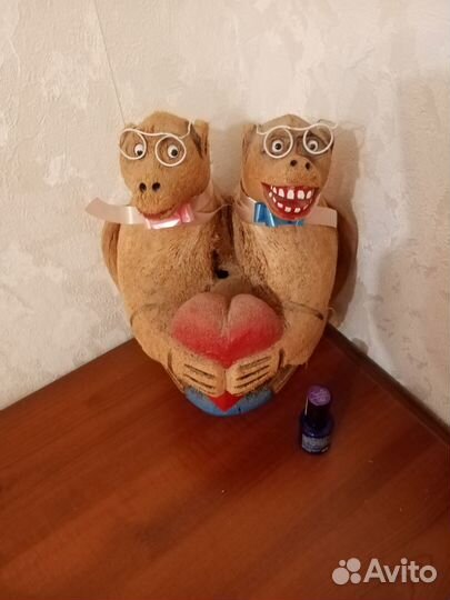 Сувенир из кокоса