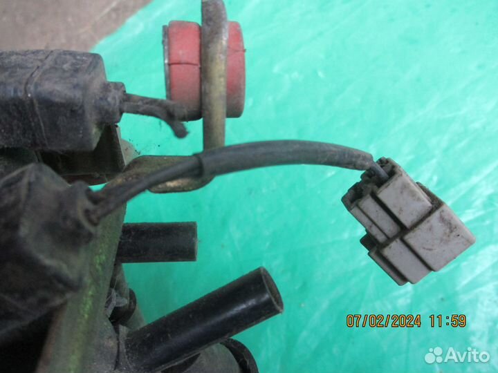 Corolla 90 1987-1993 4AGE Вакуумный Клапан