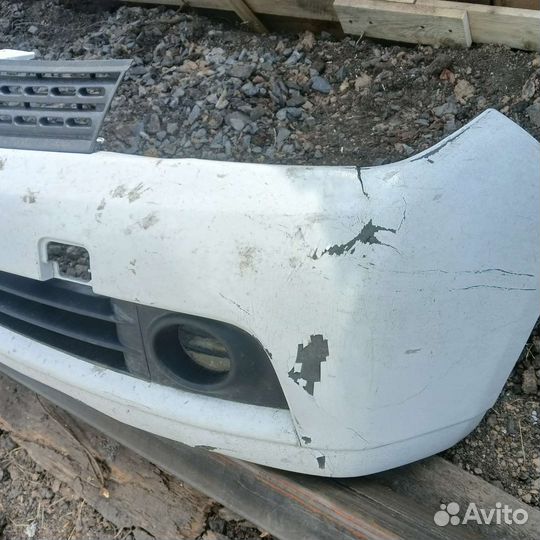 Передний бампер nissan wingroad