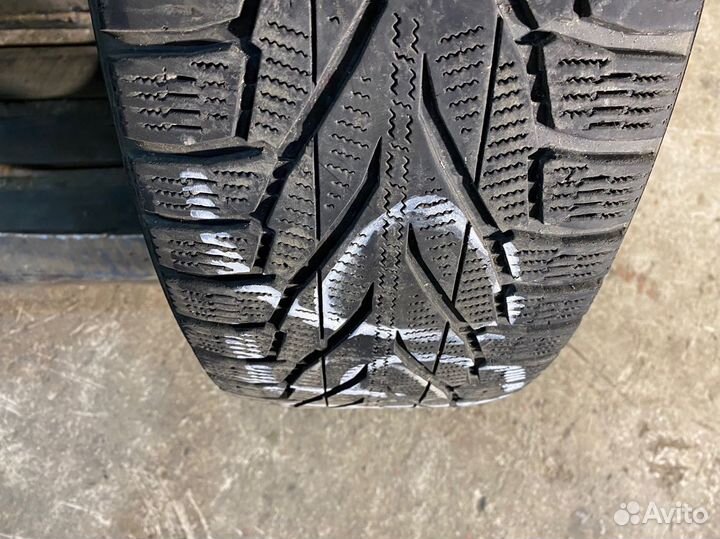 Nokian Tyres Hakkapeliitta R2 SUV 215/65 R17 103R